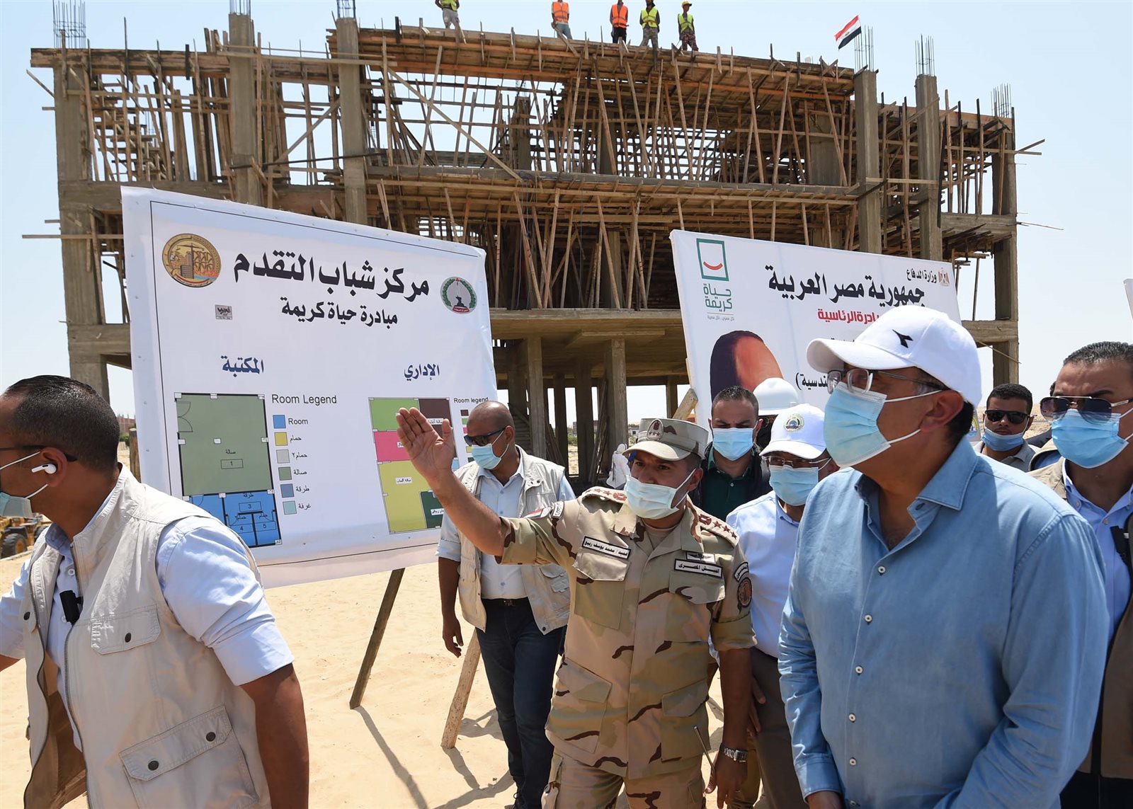 رئيس الوزراء يتابع مشروعات حياة كريمة بقرية التقدم بالقنطرة شرق (16)