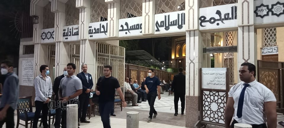 سمير صبري اول حضور عزاء السيناريست فيصل ندا (4)