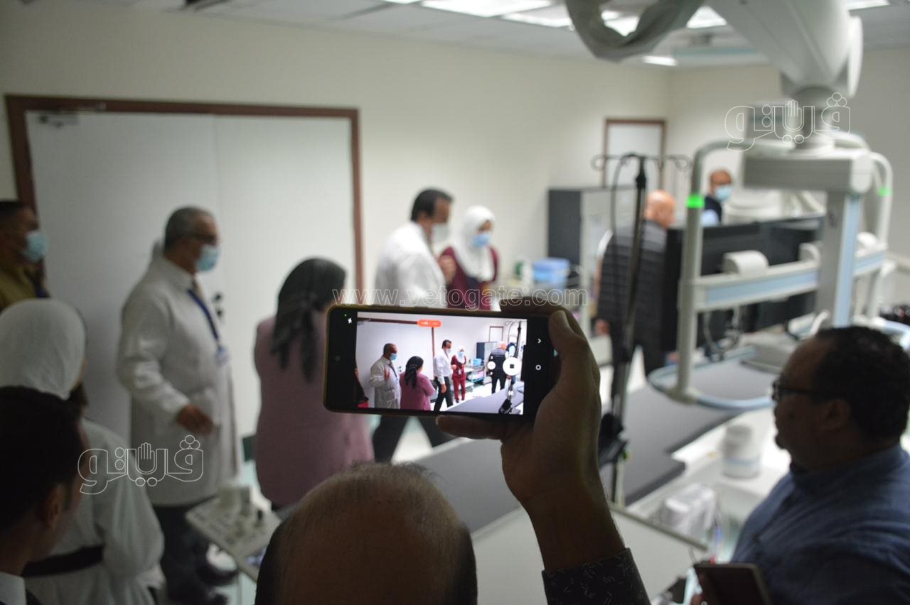 وزير الصحة يتفقد مستشفى الهرم التخصصي.. ويوجه بتطوير معامل مدارس التمريض (20)