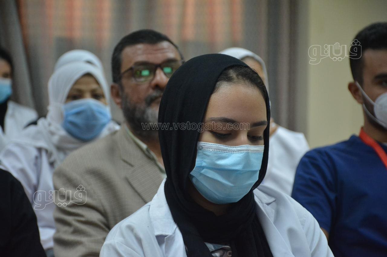 وزير الصحة يتفقد مستشفى الهرم التخصصي.. ويوجه بتطوير معامل مدارس التمريض (22)