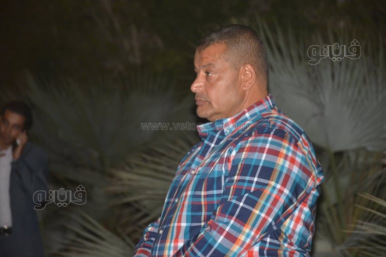 مصطفى كامل يؤدي واجب العزاء في حماة محمد رمضان (6)