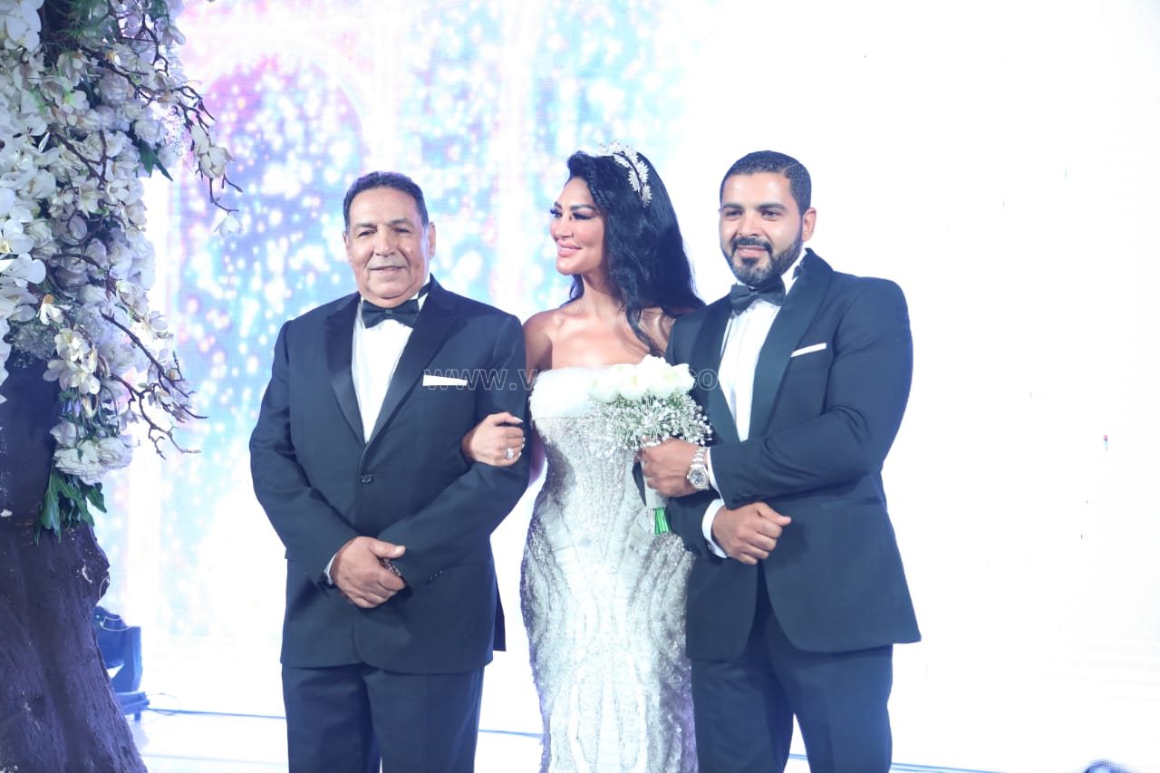 الكينج ونجوم الفن والإعلام يحتفلون بزفاف سالي عبد السلام ومؤمن الباز (32)