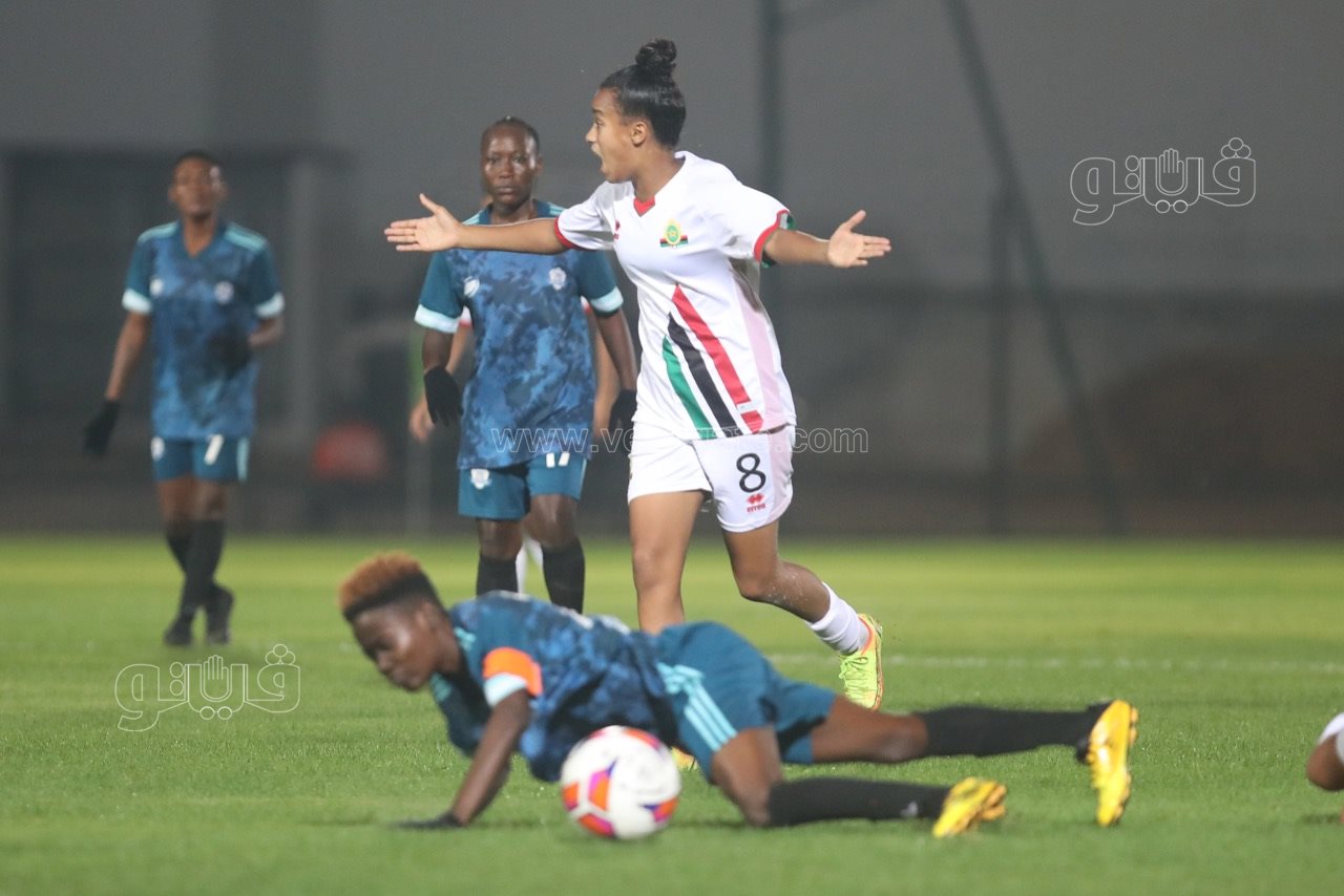 الجيش الملكي وديترمين جيرلز (6)