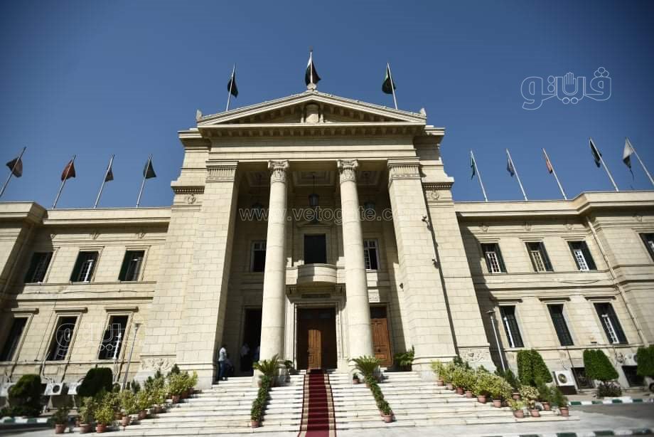وزيرا التعليم العالي والصحة ورئيس جامعة القاهرة يتفقدون عمليات تطعيم الطلاب ضد كورونا (21)