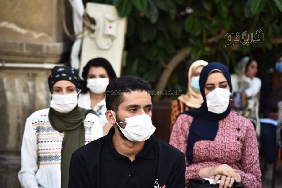 تطعيم طلاب جامعة القاهرة ضد فيروس كورونا (23)