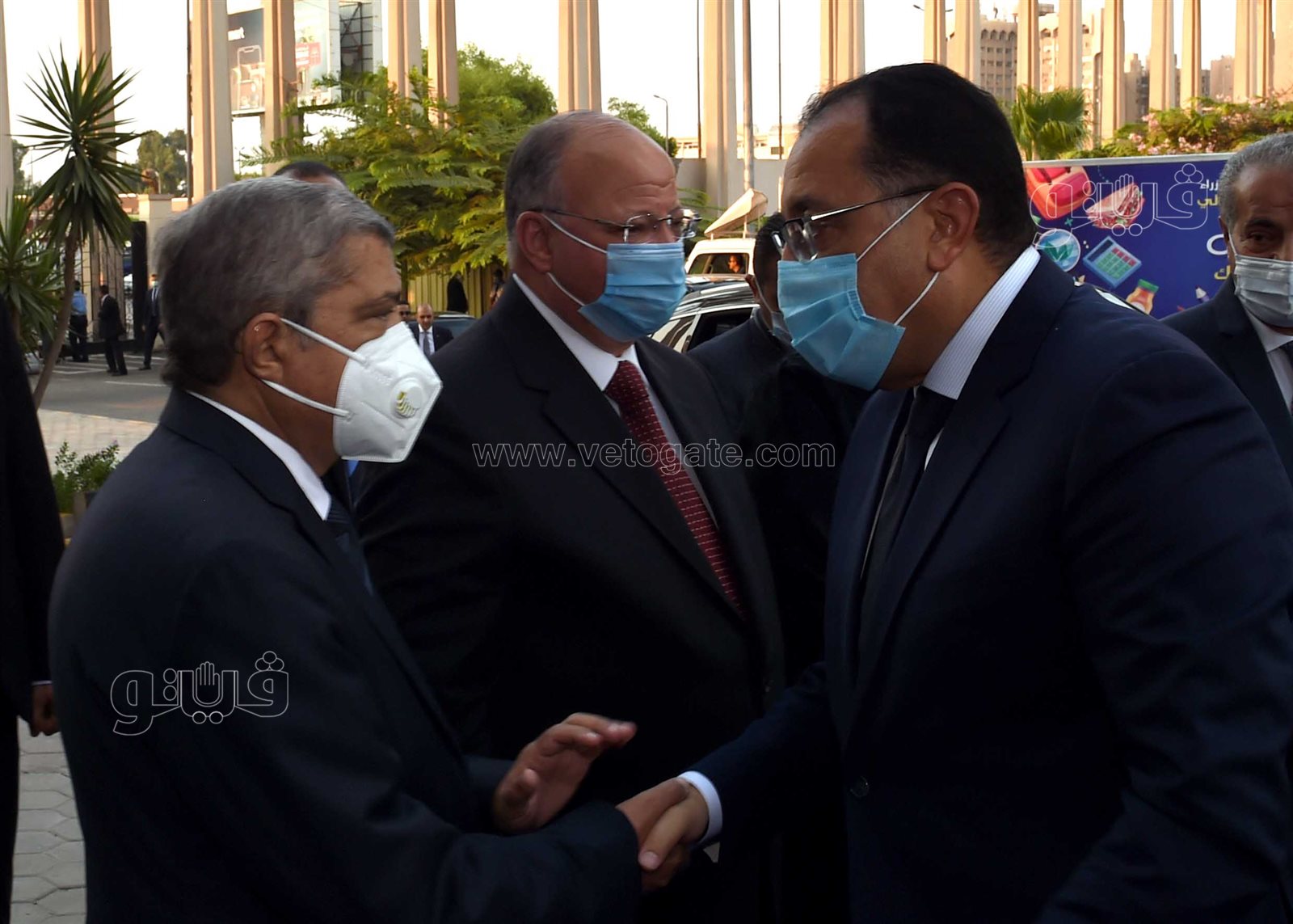 رئيس الوزراء يفتتح معرض اهلا مدارس (2)