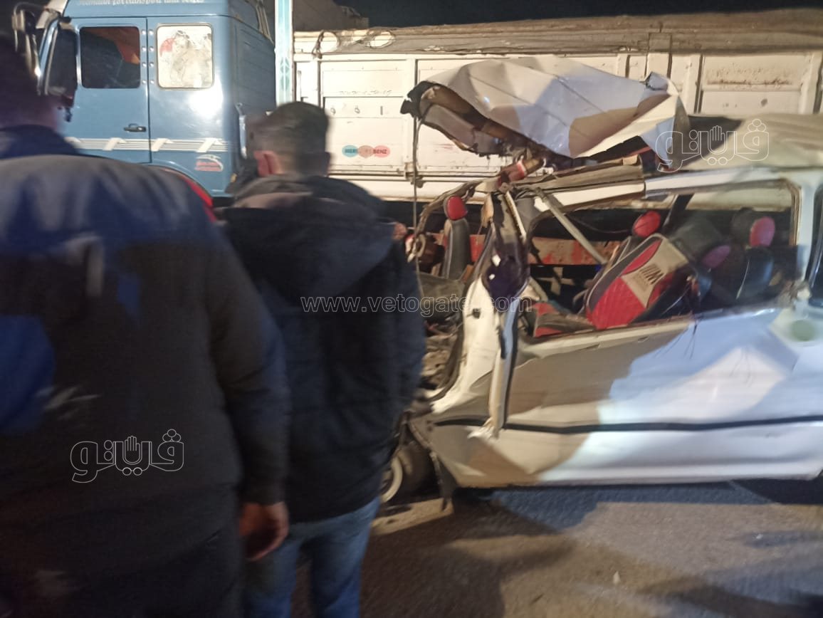تصادم سيارة نقل ثقيل بميكروباص بالإسكندرية (2)