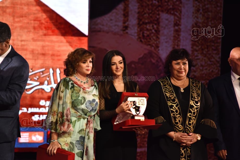 تكريم الفنانين في المهرجان القومي للمسرح (9)
