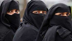 قوانين الذكور: كيف تعاني النساء في السعودية؟ | نون بوست
