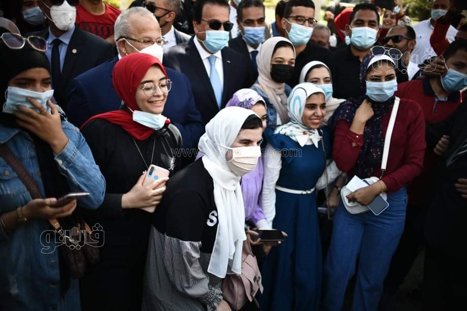 وزير التعليم العالي يتفقد جامعة القاهرة في أول أيام العام الدراسي الجديد (24)
