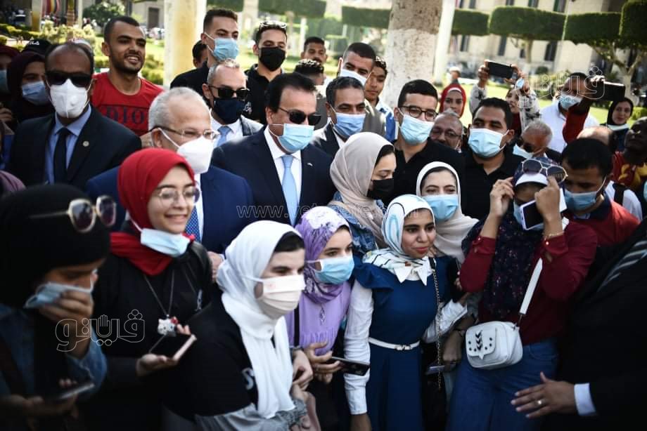 وزير التعليم العالي يتفقد جامعة القاهرة في أول أيام العام الدراسي الجديد (37)