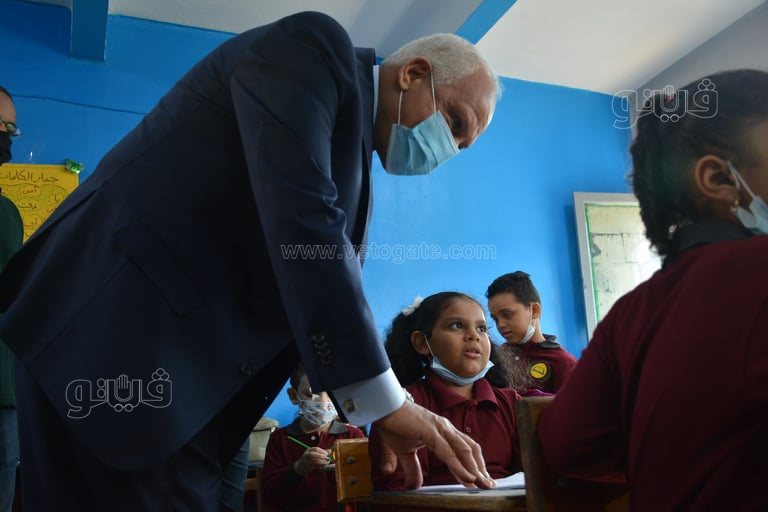 جولة لمحافظ الجيزة في مدرسة عامر عبد المقصود بالدقي بأول أيام العام الدراسي (20)
