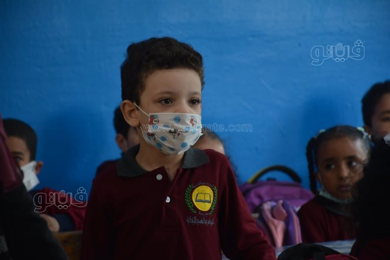 جولة لمحافظ الجيزة في مدرسة عامر عبد المقصود بالدقي بأول أيام العام الدراسي (34)