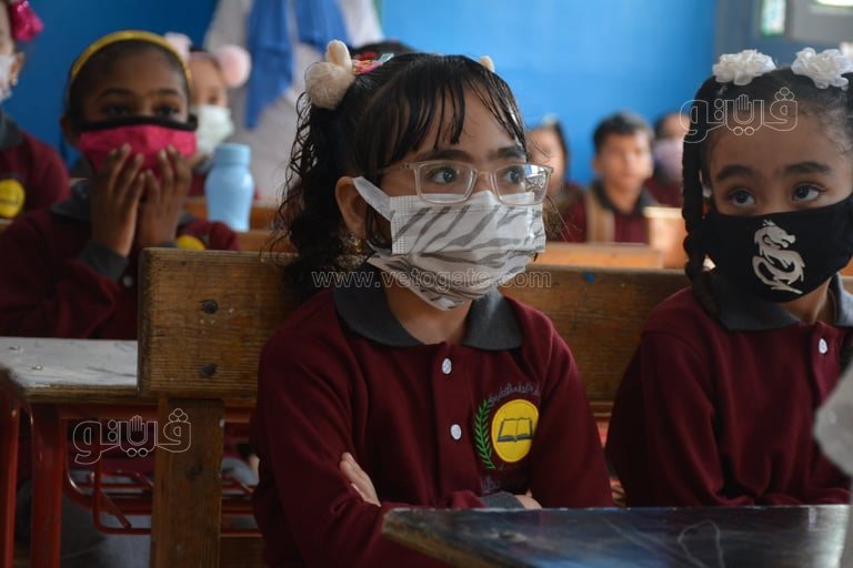 جولة لمحافظ الجيزة في مدرسة عامر عبد المقصود بالدقي بأول أيام العام الدراسي (49)