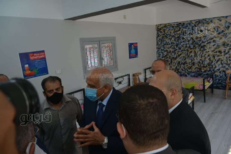 جولة لمحافظ الجيزة في مدرسة عامر عبد المقصود بالدقي بأول أيام العام الدراسي (50)