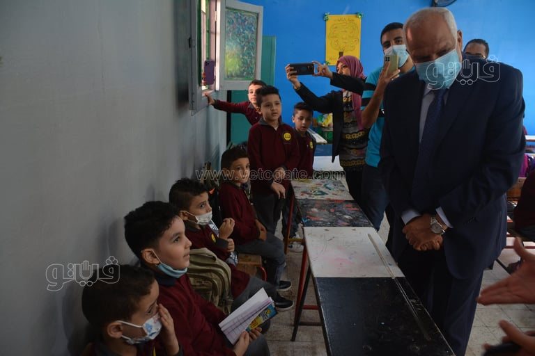 جولة لمحافظ الجيزة في مدرسة عامر عبد المقصود بالدقي بأول أيام العام الدراسي (5)