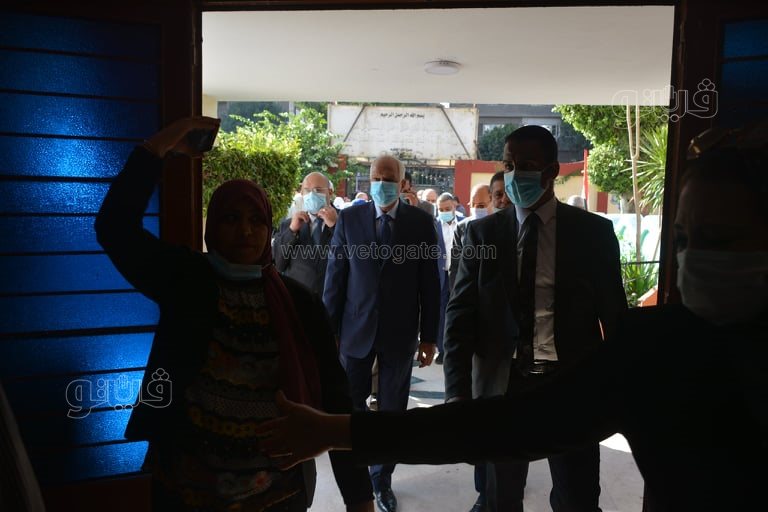 جولة لمحافظ الجيزة في مدرسة عامر عبد المقصود بالدقي بأول أيام العام الدراسي (6)