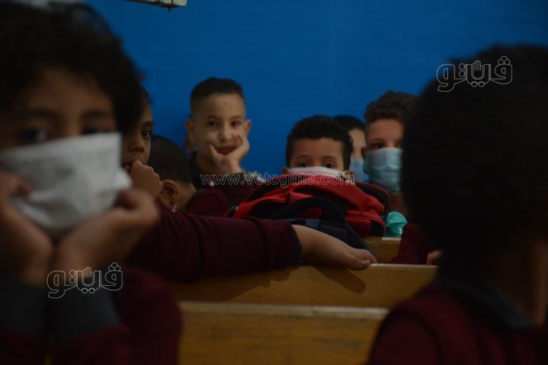 جولة لمحافظ الجيزة في مدرسة عامر عبد المقصود بالدقي بأول أيام العام الدراسي (11)