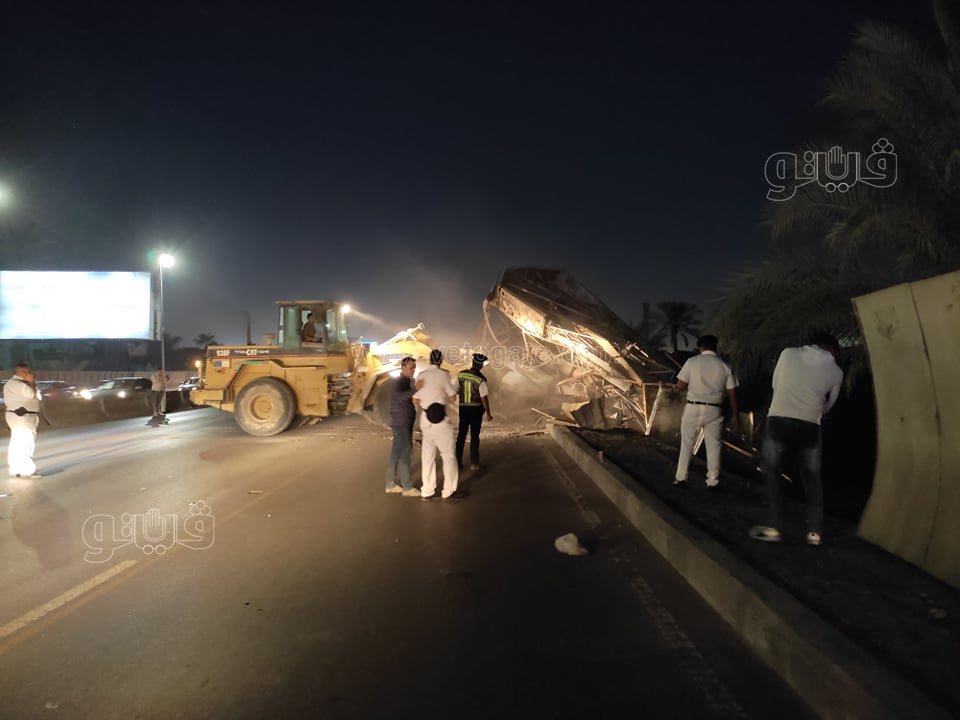 سقوط لافتة إعلانات على محور 26 يوليو (3)