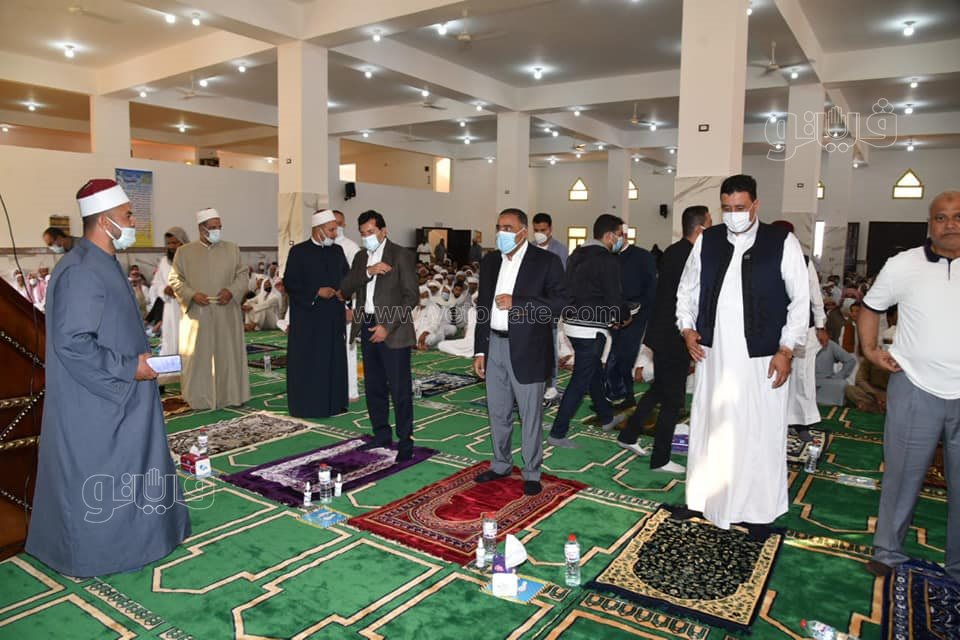 وزير الشباب ومحافظ مطروح يفتتحا مسجد الفتح بالنجيلة (2)