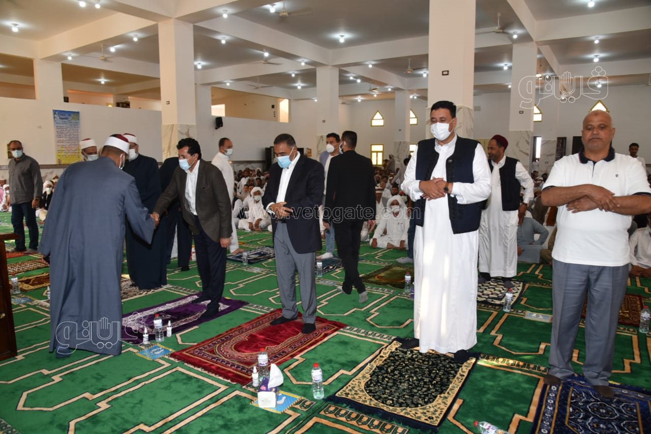 وزير الشباب ومحافظ مطروح يفتتحا مسجد الفتح بالنجيلة (3)
