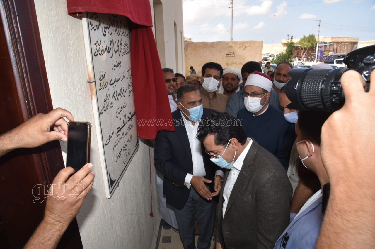 وزير الشباب ومحافظ مطروح يفتتحا مسجد الفتح بالنجيلة (5)