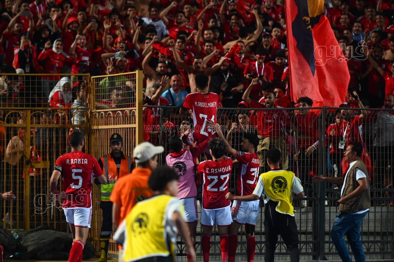 الأهلي (52)