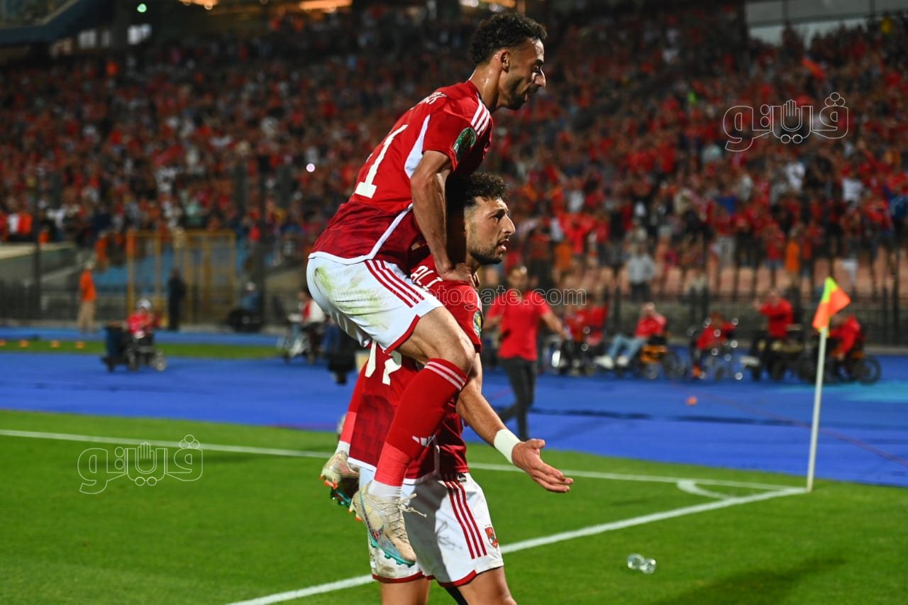 الأهلي (25)