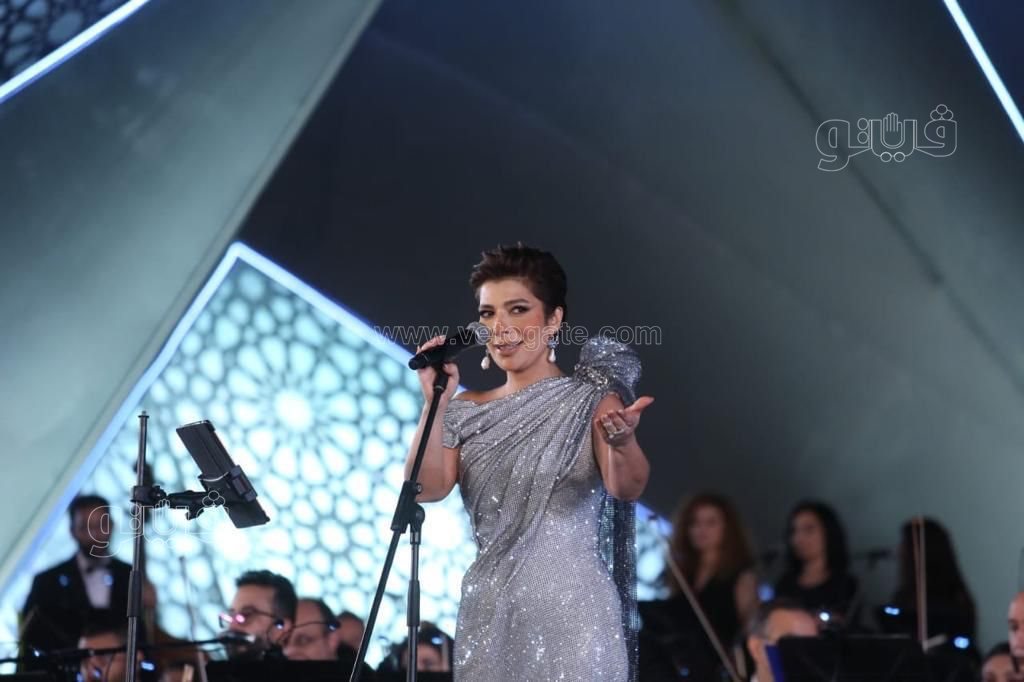 اصالة تجمع معانى اسمها على مسرح النافورة (12)