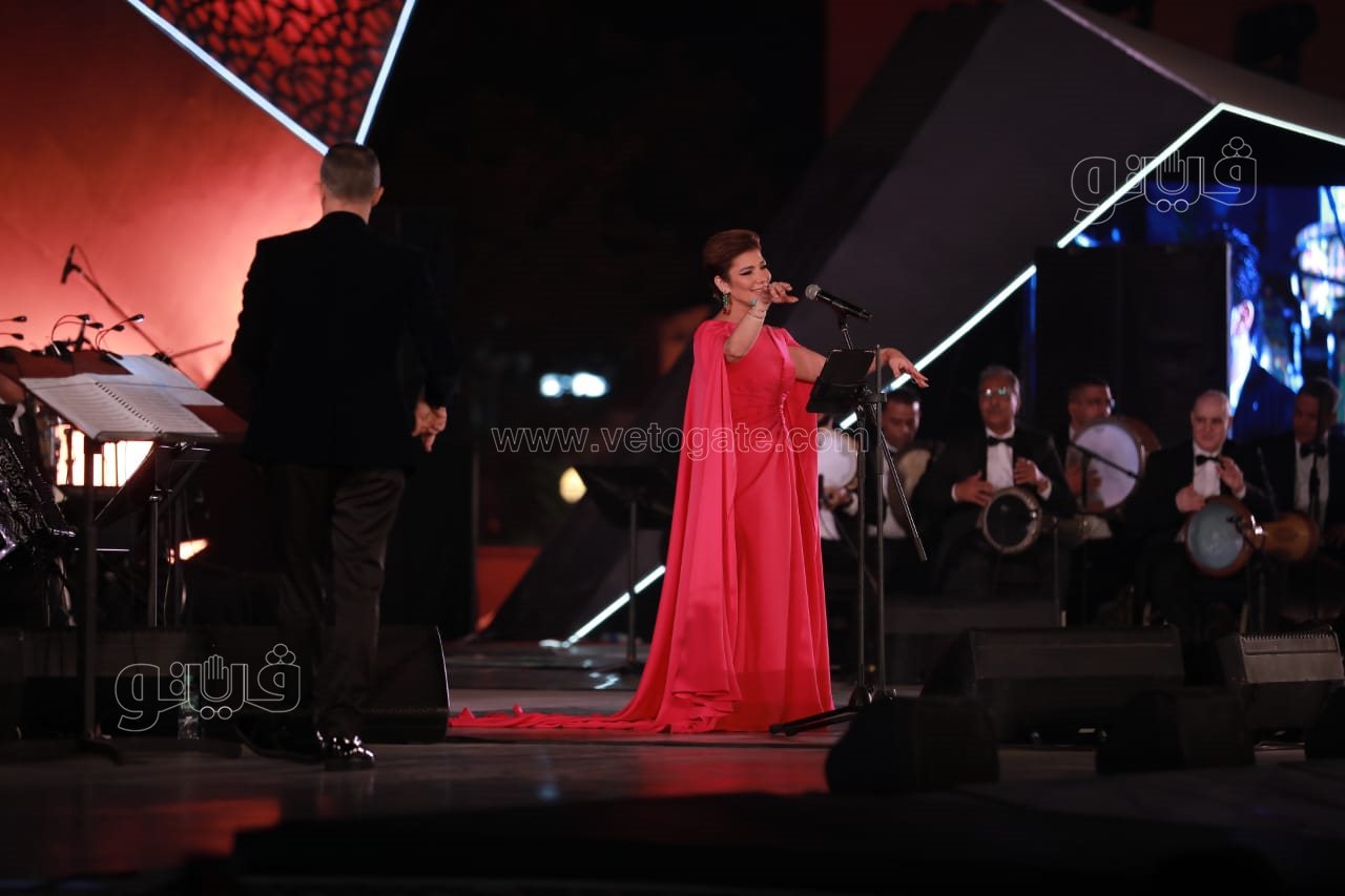 اصالة تجمع معانى اسمها على مسرح النافورة (25)