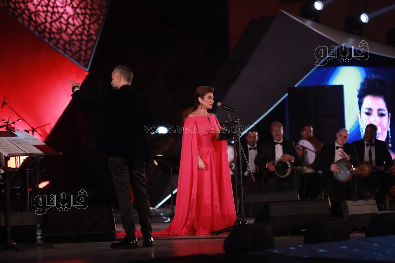 اصالة تجمع معانى اسمها على مسرح النافورة (36)