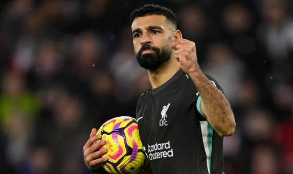 هل يجدد ليفربول لمحمد صلاح، فيتو