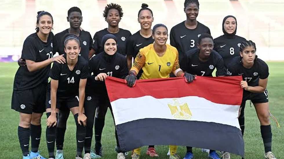 فريق مسار لكرة القدم النسائية، فيتو