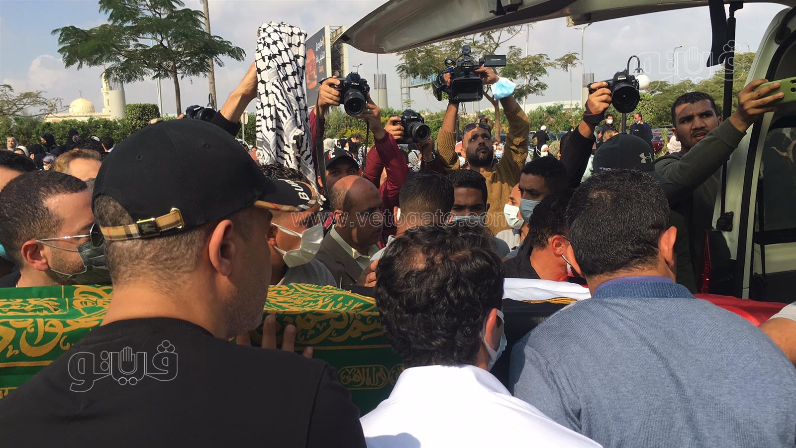 لحظة تشييع جثمان سهير البابلي من مسجد الشرطة (1)