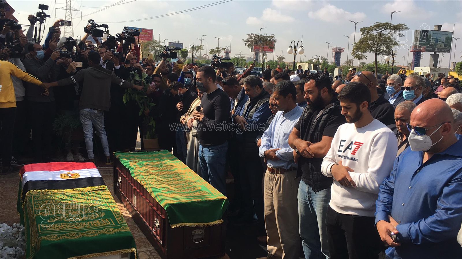 لحظة تشييع جثمان سهير البابلي من مسجد الشرطة (10)