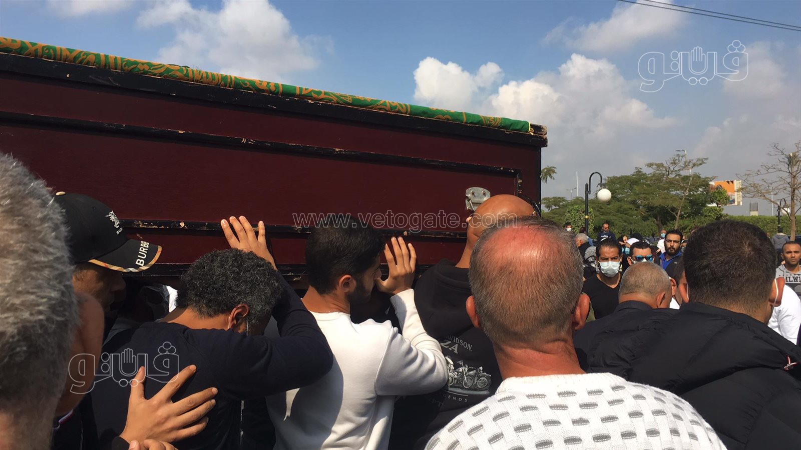 لحظة تشييع جثمان سهير البابلي من مسجد الشرطة (11)