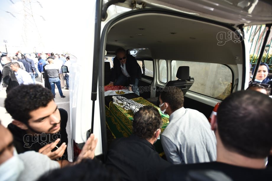 لحظة تشييع جثمان سهير البابلي من مسجد الشرطة (20)