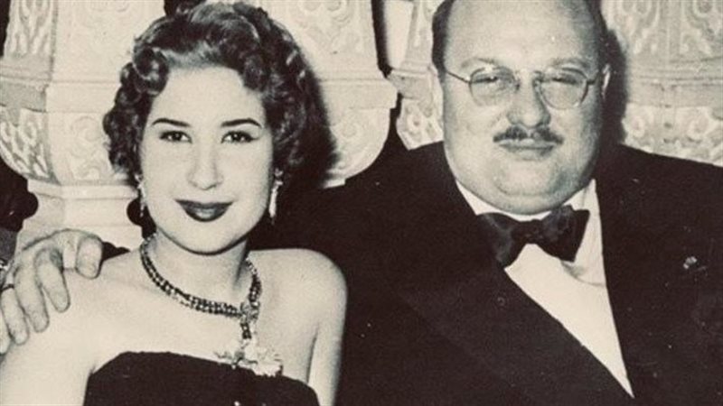 فاروق وزوجته الثانية ناريمان