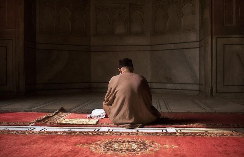 موعد اذان العشاء