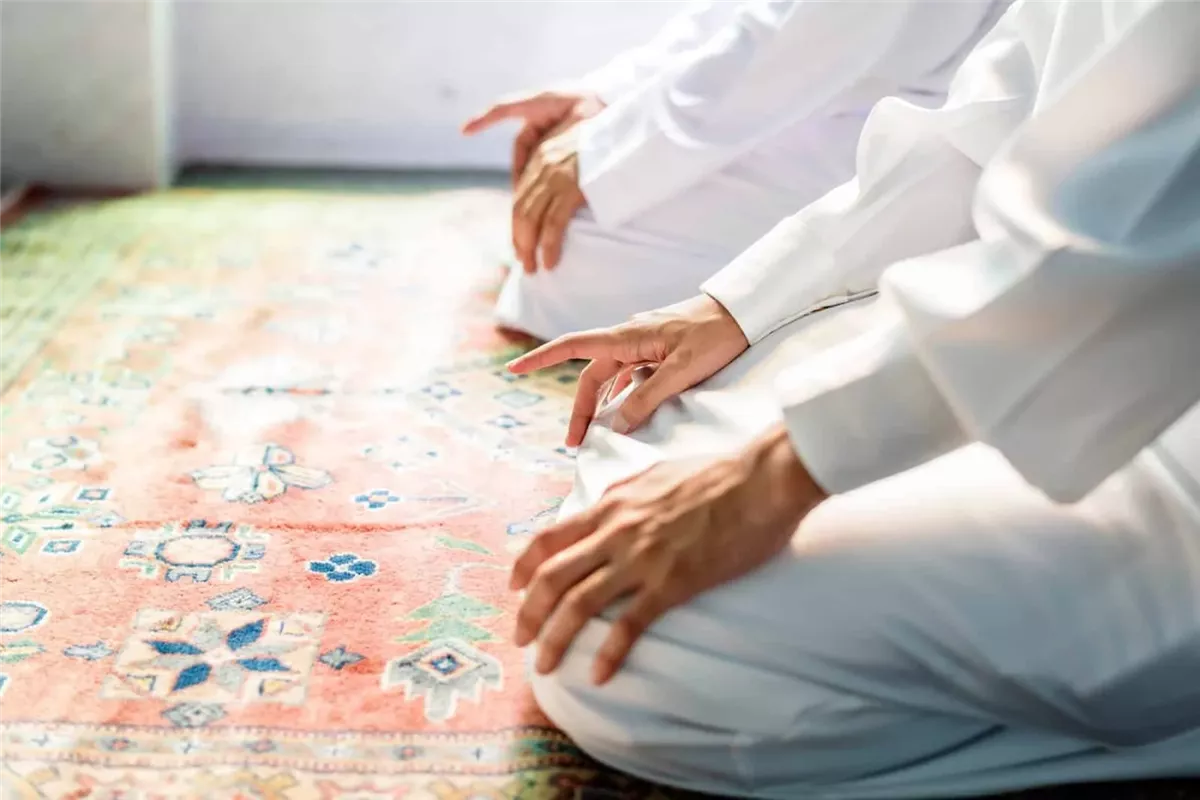 موعد أذان الظهر