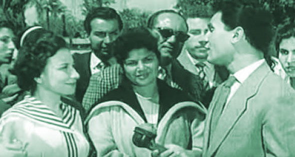 عبد الحليم حافظ مع آمال فهمى ولقاء على الناصية