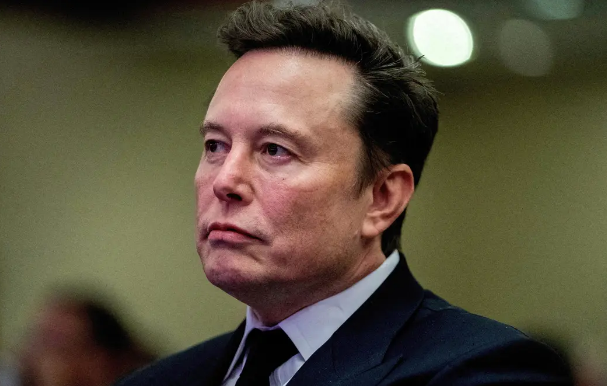 أيلون ماسك يتهم أوكرانيا، فيتو