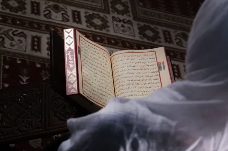 طرق ختم القرآن الكريم في 3 و7 أيام والمشهور عن الصحابة في ذلك