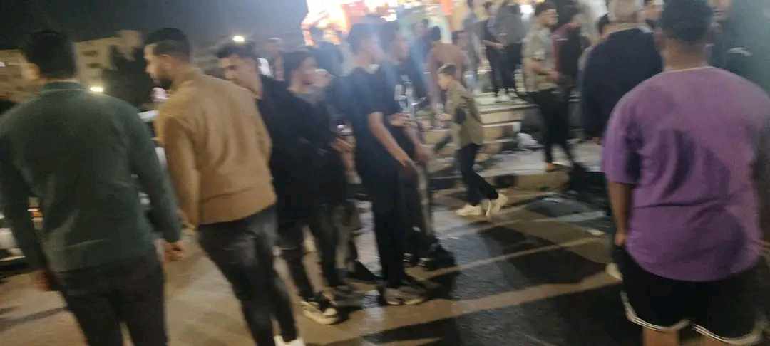 صبي يدهس مواطنين بسيارة أمام أحد المحلات فى الشرقية،فيتو