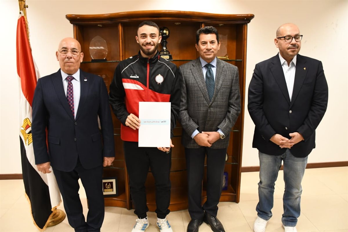 وزير الرياضة ورئيس اللجنة الأولمبية يكرمان أبطال منتخبات الكاراتيه