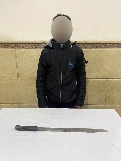 <strong>الأمن يكشف ملابسات فيديو مشاجرة وحمل شخص سلاح أبيض بأحد شوارع الإسماعيلية </strong>