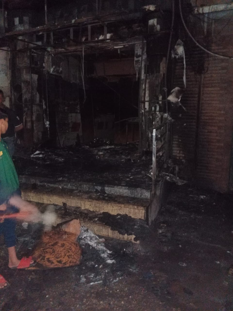 حريق بمحل مشويات بالقليوبية،صور