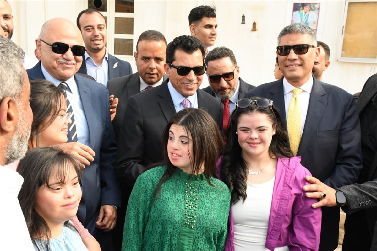 أشرف صبحي ومحافظ الجيزة يفتتحان منشآت رياضية جديدة بنادي حدائق الأهرام، فيتو