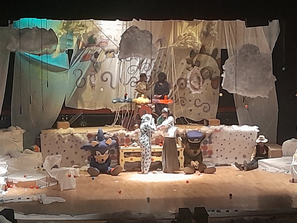 جانب من العروض،فيتو