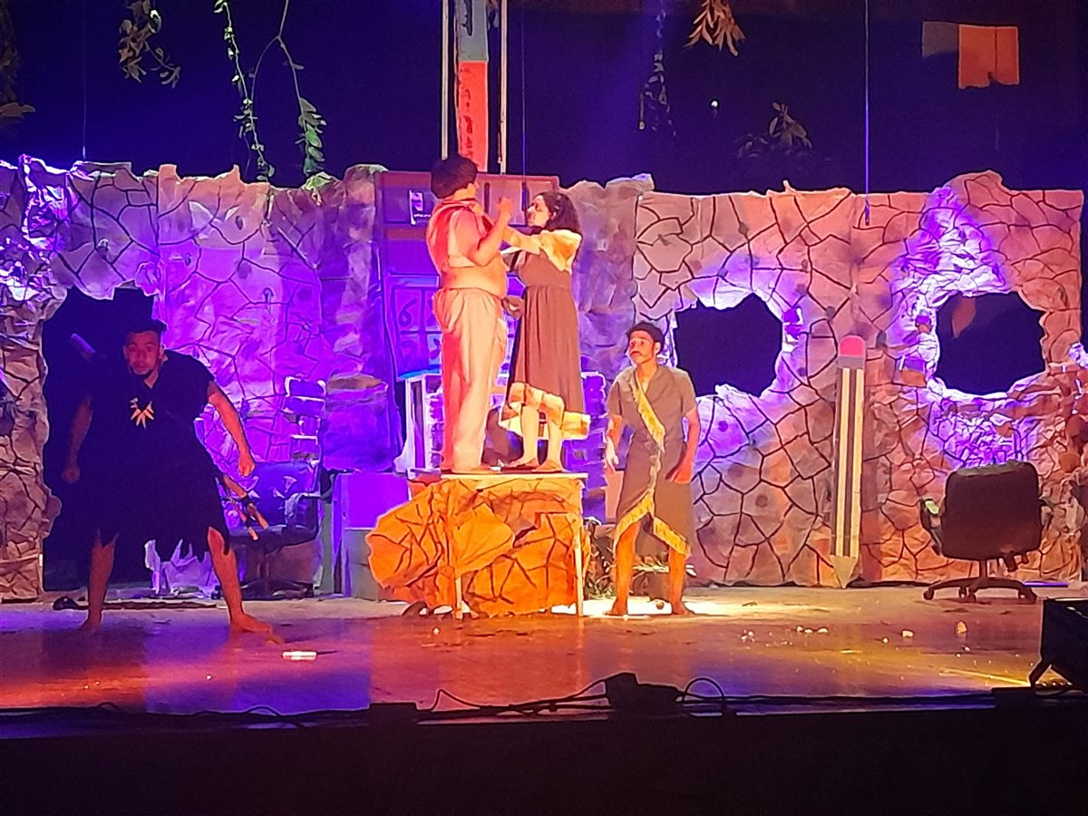 جانب من العروض،فيتو